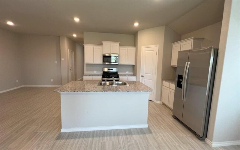 8213 BELTMILL Parkway, Fort Worth, TX 76131, 4 Habitaciones Habitaciones , ,3 BañosBaños,Residential,En Venta,8213 BELTMILL Parkway,20996924