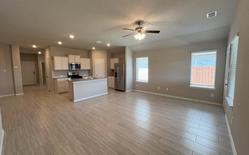 8213 BELTMILL Parkway, Fort Worth, TX 76131, 4 Habitaciones Habitaciones , ,3 BañosBaños,Residential,En Venta,8213 BELTMILL Parkway,20996924