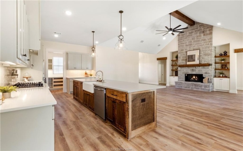 2409 Coronado Estates Drive, Bryan, TX 77808, 4 Habitaciones Habitaciones , ,3 BañosBaños,Residential,En Venta,2409 Coronado Estates Drive,0,25007786