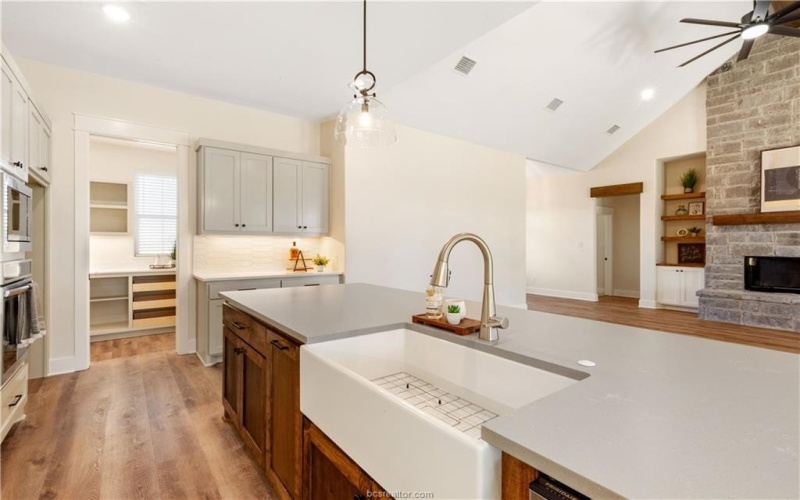 2409 Coronado Estates Drive, Bryan, TX 77808, 4 Habitaciones Habitaciones , ,3 BañosBaños,Residential,En Venta,2409 Coronado Estates Drive,0,25007786