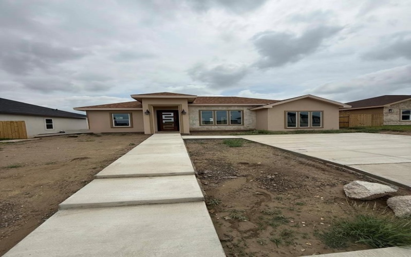 3230 Ethel Dr., Eagle Pass, TX 78852, 3 Bedrooms Bedrooms, ,2 BathroomsBathrooms,Residential,For Sale,3230 Ethel Dr.,81427