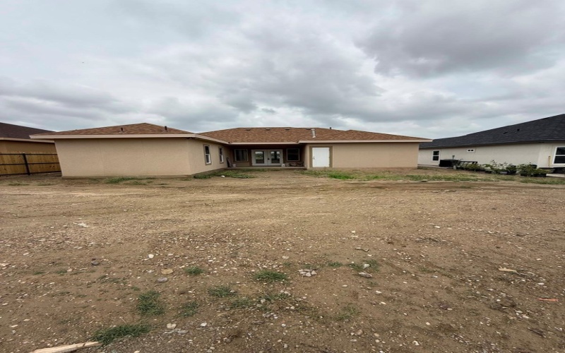 3230 Ethel Dr., Eagle Pass, TX 78852, 3 Bedrooms Bedrooms, ,2 BathroomsBathrooms,Residential,For Sale,3230 Ethel Dr.,81427