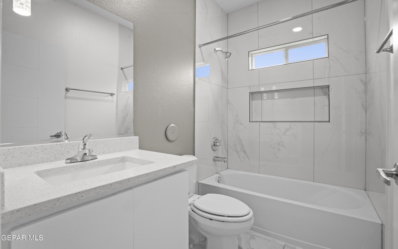 449 SANTIAGO MUNOS Street, Vinton, TX 79821, 4 Bedrooms Bedrooms, ,1 BathroomBathrooms,Residential,For Sale,449 SANTIAGO MUNOS Street,918736