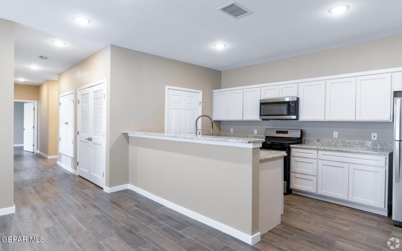 9779 McCombs Street unit: B5 #B5, El Paso, TX 79924, 3 Habitaciones Habitaciones , ,Residential,En Venta,9779 McCombs Street unit: B5,926269