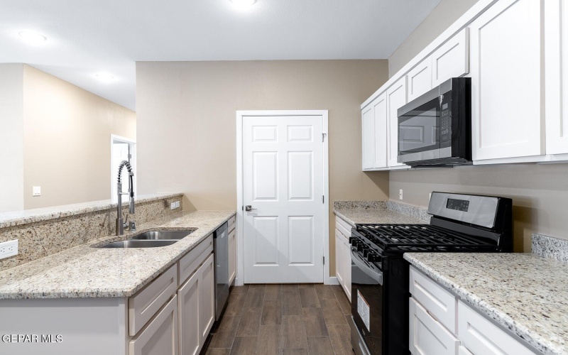 9779 McCombs Street unit: B5 #B5, El Paso, TX 79924, 3 Habitaciones Habitaciones , ,Residential,En Venta,9779 McCombs Street unit: B5,926269