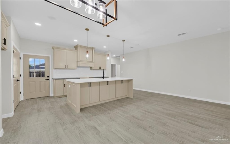 2709 E Comal Road, Edinburg, TX 78542, 3 Bedrooms Bedrooms, ,2 BathroomsBathrooms,Residential,For Sale,2709 E Comal Road,475676