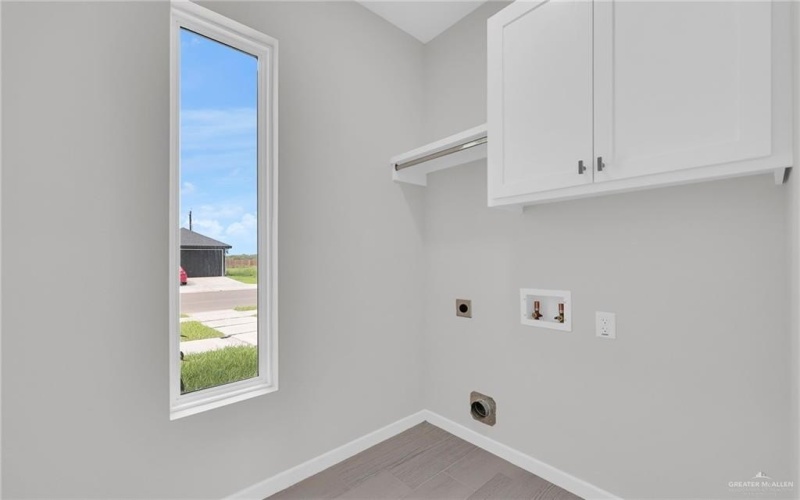 910 Azalea Street, Mission, TX 78574, 3 Bedrooms Bedrooms, ,2 BathroomsBathrooms,Residential,For Sale,910 Azalea Street,475725