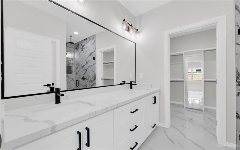 8039 N 48th Lane, McAllen, TX 78504, 3 Habitaciones Habitaciones , ,2 BañosBaños,Residential,En Venta,8039 N 48th Lane,475769