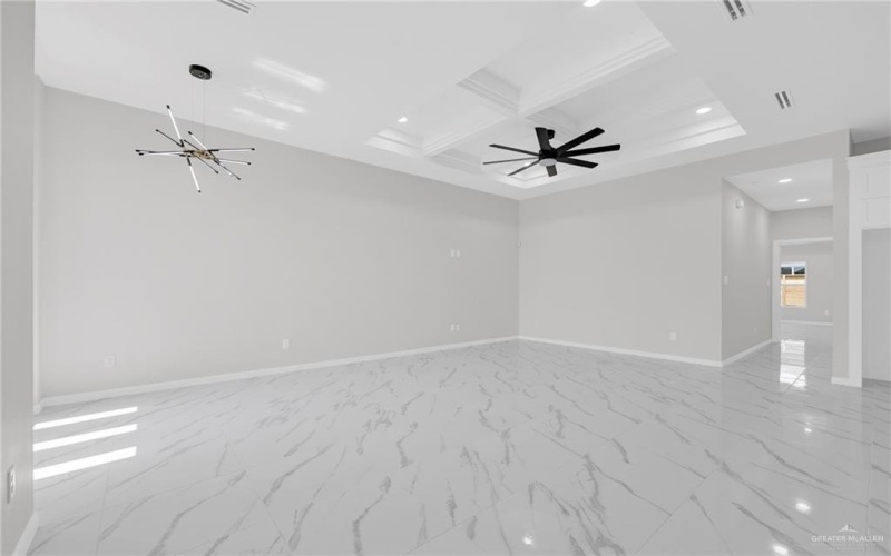 8039 N 48th Lane, McAllen, TX 78504, 3 Habitaciones Habitaciones , ,2 BañosBaños,Residential,En Venta,8039 N 48th Lane,475769