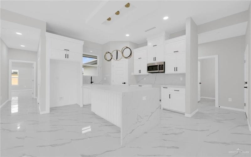 8039 N 48th Lane, McAllen, TX 78504, 3 Habitaciones Habitaciones , ,2 BañosBaños,Residential,En Venta,8039 N 48th Lane,475769
