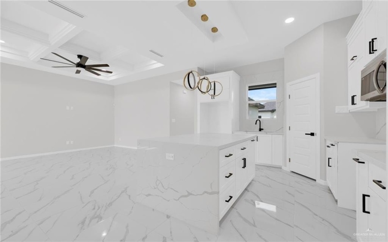 8039 N 48th Lane, McAllen, TX 78504, 3 Habitaciones Habitaciones , ,2 BañosBaños,Residential,En Venta,8039 N 48th Lane,475769