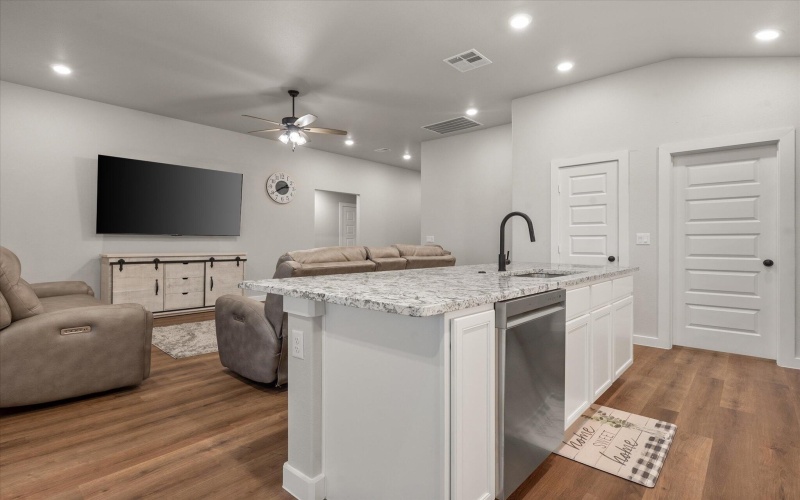 1616 144th Street, Lubbock, TX 79423, 3 Habitaciones Habitaciones , ,2 BañosBaños,Residential,En Venta,1616 144th Street,202557685