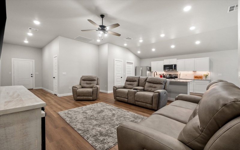 1616 144th Street, Lubbock, TX 79423, 3 Habitaciones Habitaciones , ,2 BañosBaños,Residential,En Venta,1616 144th Street,202557685