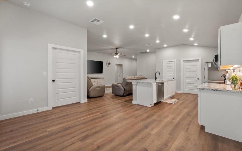 1616 144th Street, Lubbock, TX 79423, 3 Habitaciones Habitaciones , ,2 BañosBaños,Residential,En Venta,1616 144th Street,202557685
