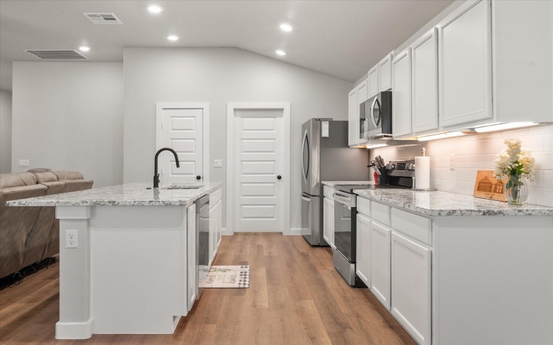 1616 144th Street, Lubbock, TX 79423, 3 Habitaciones Habitaciones , ,2 BañosBaños,Residential,En Venta,1616 144th Street,202557685