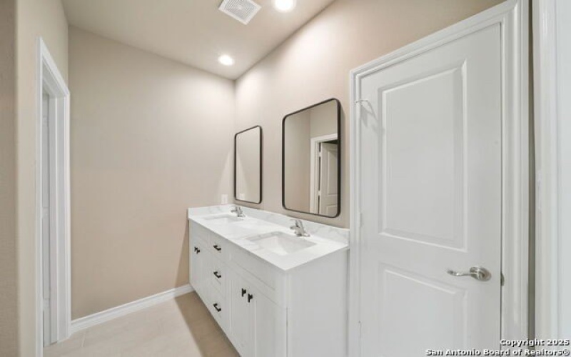 1307 Willow Lane St, Jourdanton, TX 78026, 3 Bedrooms Bedrooms, ,2 BathroomsBathrooms,Residential,For Sale,1307 Willow Lane St,0,1832015