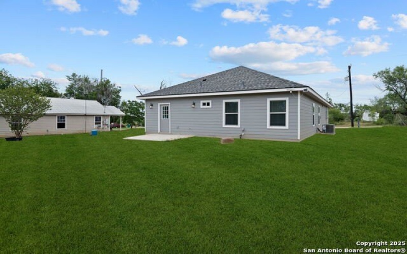 1307 Willow Lane St, Jourdanton, TX 78026, 3 Bedrooms Bedrooms, ,2 BathroomsBathrooms,Residential,For Sale,1307 Willow Lane St,0,1832015