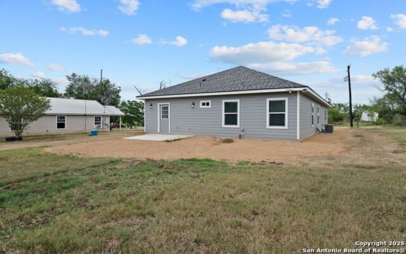 1307 Willow Lane St, Jourdanton, TX 78026, 3 Bedrooms Bedrooms, ,2 BathroomsBathrooms,Residential,For Sale,1307 Willow Lane St,0,1832015