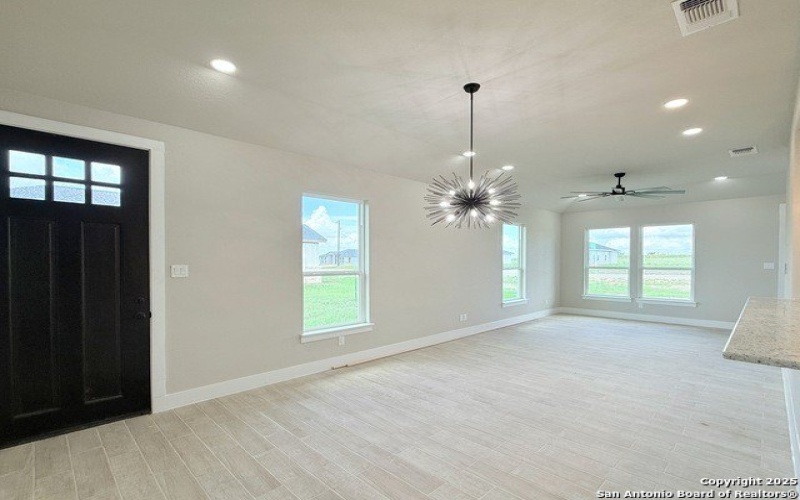 129 Camino Verde Ct, La Vernia, TX 78121, 3 Habitaciones Habitaciones , ,2 BañosBaños,Residential,En Venta,129 Camino Verde Ct,1883318
