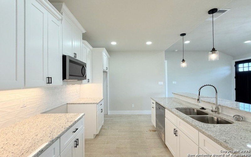 129 Camino Verde Ct, La Vernia, TX 78121, 3 Habitaciones Habitaciones , ,2 BañosBaños,Residential,En Venta,129 Camino Verde Ct,1883318