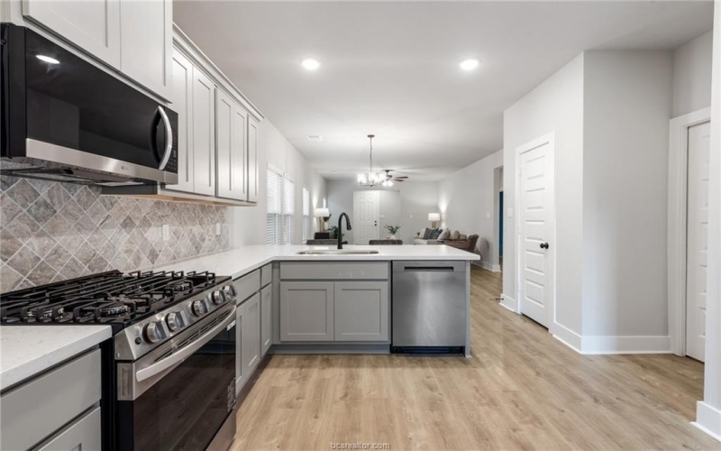 909 Fork Court, College Station, TX 77845, 3 Habitaciones Habitaciones , ,2 BañosBaños,Residential,En Venta,909 Fork Court,0,25007856