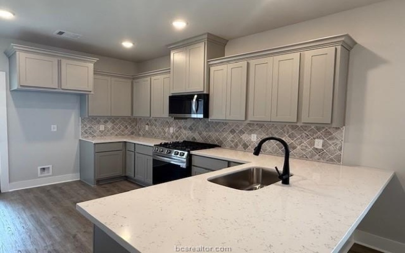 909 Fork Court, College Station, TX 77845, 3 Habitaciones Habitaciones , ,2 BañosBaños,Residential,En Venta,909 Fork Court,25007856