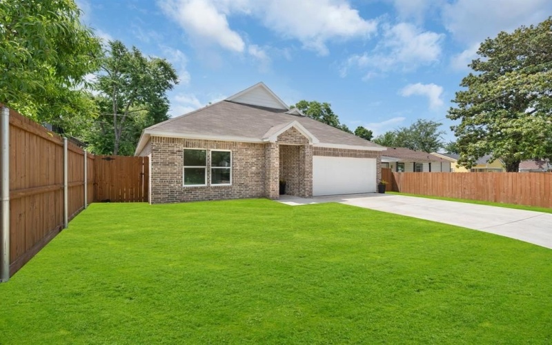 1722 Marfa Avenue, Dallas, TX 75216, 3 Habitaciones Habitaciones , ,2 BañosBaños,Residential,En Venta,1722 Marfa Avenue,20950815
