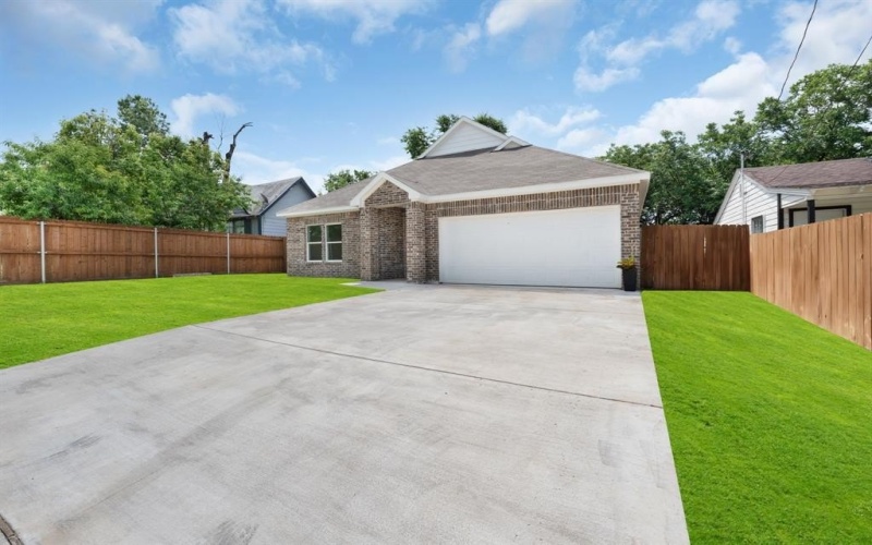 1722 Marfa Avenue, Dallas, TX 75216, 3 Habitaciones Habitaciones , ,2 BañosBaños,Residential,En Venta,1722 Marfa Avenue,20950815