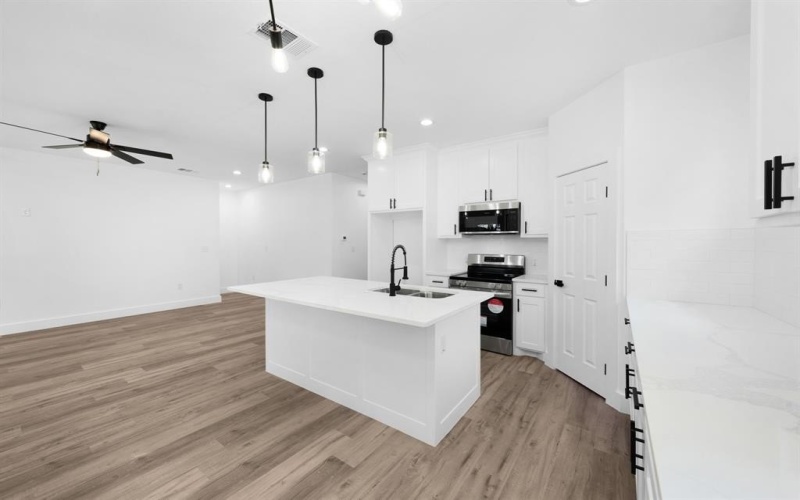 1722 Marfa Avenue, Dallas, TX 75216, 3 Habitaciones Habitaciones , ,2 BañosBaños,Residential,En Venta,1722 Marfa Avenue,20950815