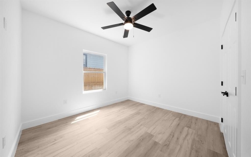 1722 Marfa Avenue, Dallas, TX 75216, 3 Habitaciones Habitaciones , ,2 BañosBaños,Residential,En Venta,1722 Marfa Avenue,20950815