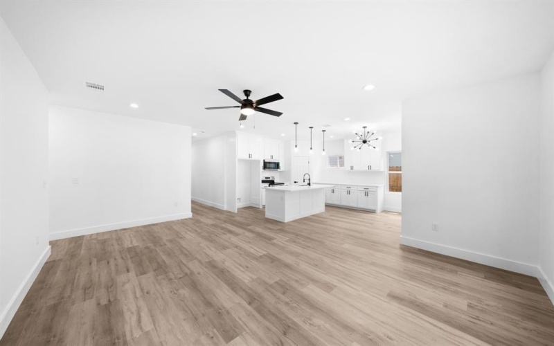 1722 Marfa Avenue, Dallas, TX 75216, 3 Habitaciones Habitaciones , ,2 BañosBaños,Residential,En Venta,1722 Marfa Avenue,20950815