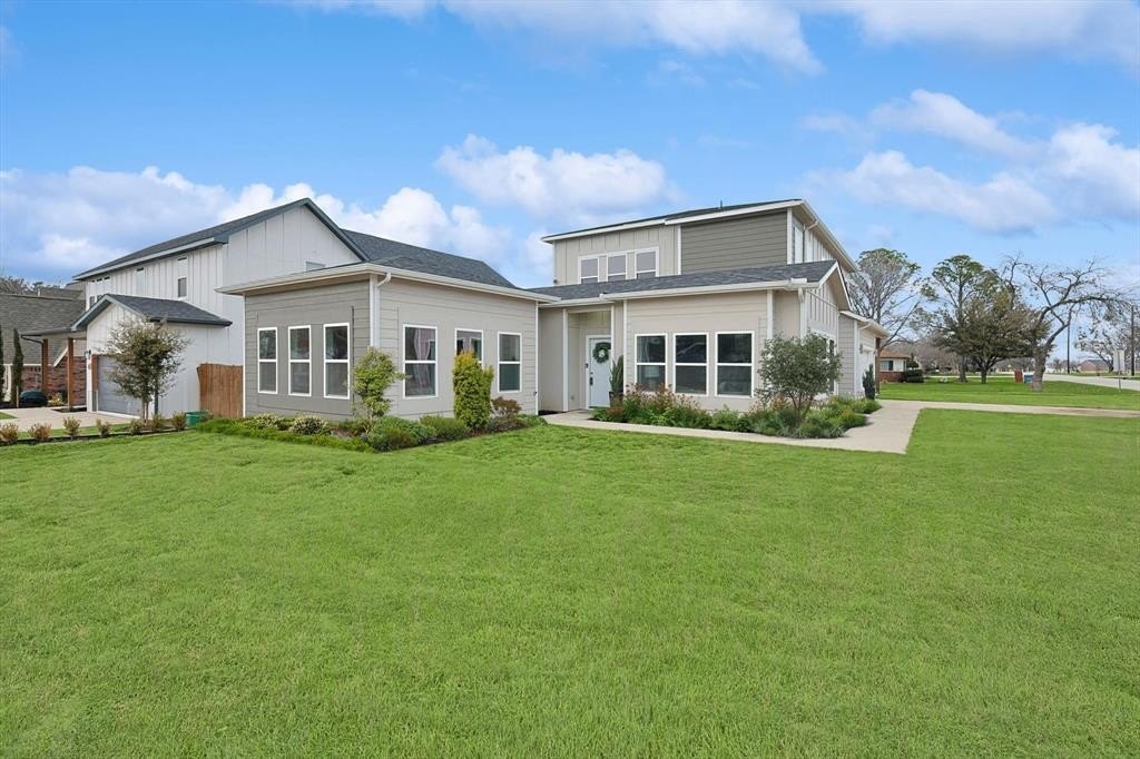 315 Lois Street, Roanoke, TX 76262, 4 Habitaciones Habitaciones , ,3 BañosBaños,Residential,En Venta,315 Lois Street,20964716
