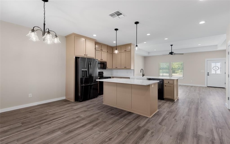 655 League Street, Sulphur Springs, TX 75482, 3 Habitaciones Habitaciones , ,2 BañosBaños,Residential,En Venta,655 League Street,0,20988115