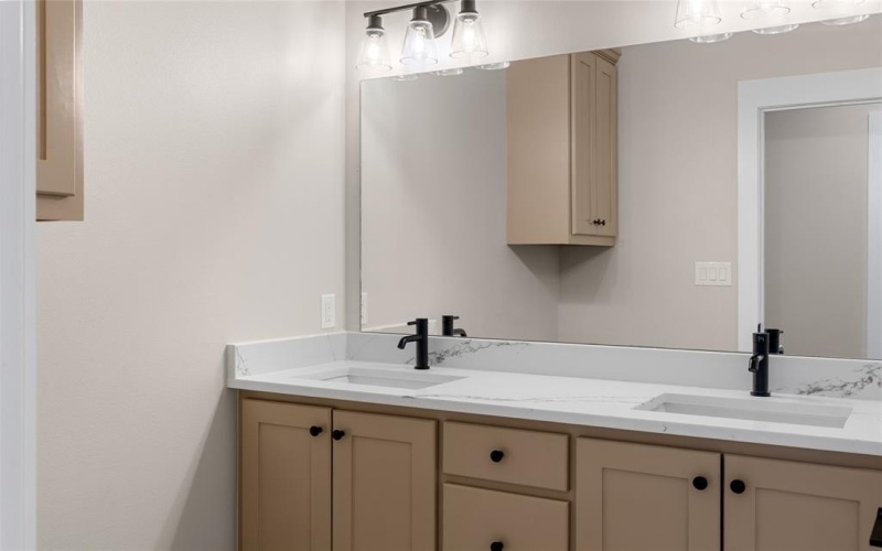 655 League Street, Sulphur Springs, TX 75482, 3 Habitaciones Habitaciones , ,2 BañosBaños,Residential,En Venta,655 League Street,0,20988115