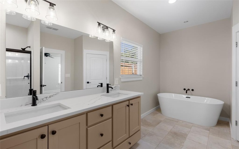 655 League Street, Sulphur Springs, TX 75482, 3 Habitaciones Habitaciones , ,2 BañosBaños,Residential,En Venta,655 League Street,0,20988115