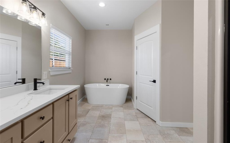 655 League Street, Sulphur Springs, TX 75482, 3 Habitaciones Habitaciones , ,2 BañosBaños,Residential,En Venta,655 League Street,0,20988115