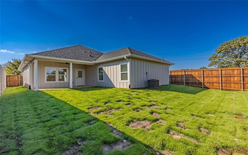 655 League Street, Sulphur Springs, TX 75482, 3 Habitaciones Habitaciones , ,2 BañosBaños,Residential,En Venta,655 League Street,0,20988115