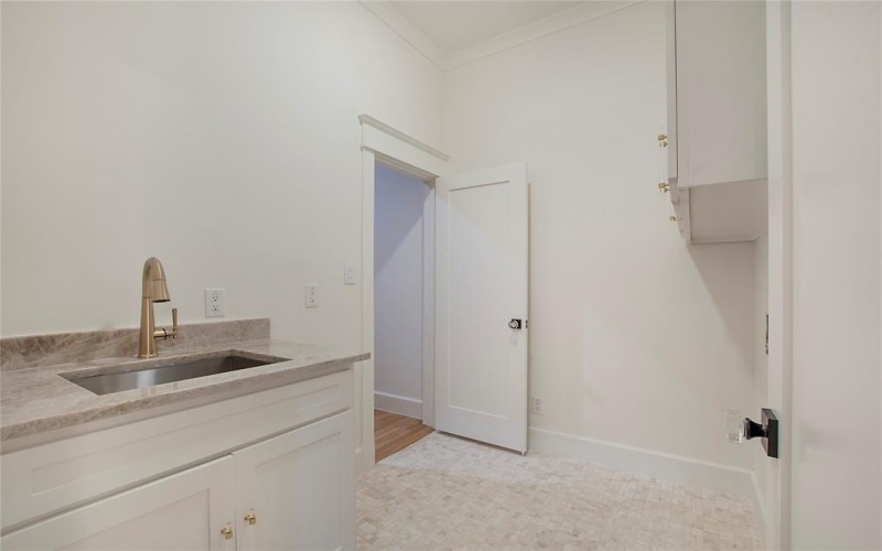 5641 Monticello Avenue, Dallas, TX 75206, 5 Habitaciones Habitaciones , ,5 BañosBaños,Residential,En Venta,5641 Monticello Avenue,20993154