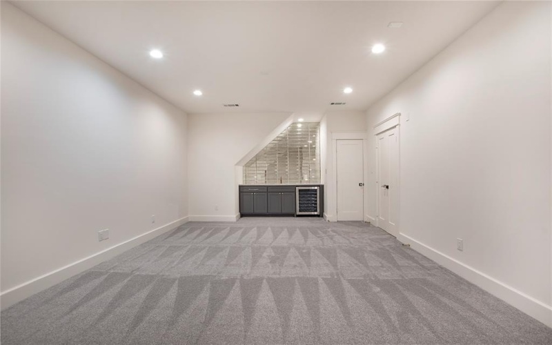 5641 Monticello Avenue, Dallas, TX 75206, 5 Habitaciones Habitaciones , ,5 BañosBaños,Residential,En Venta,5641 Monticello Avenue,20993154