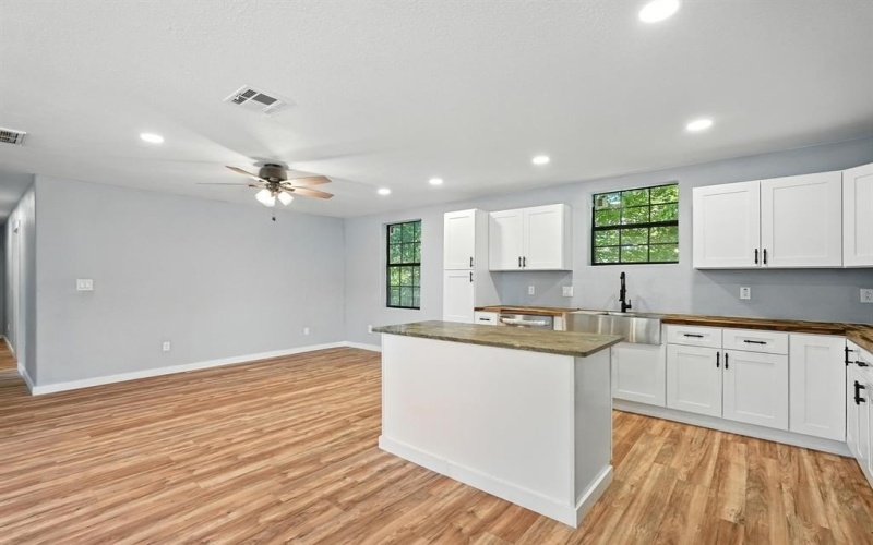 908 Matthews Avenue, Albany, TX 76430, 3 Bedrooms Bedrooms, ,2 BathroomsBathrooms,Residential,For Sale,908 Matthews Avenue,20995200