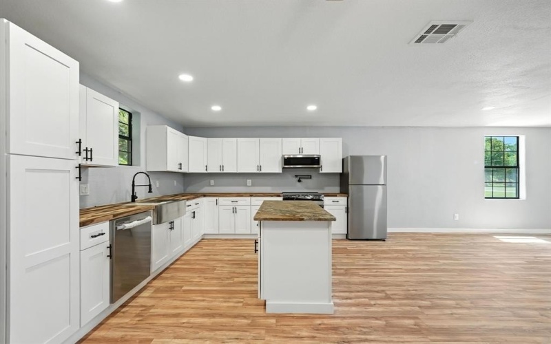 908 Matthews Avenue, Albany, TX 76430, 3 Bedrooms Bedrooms, ,2 BathroomsBathrooms,Residential,For Sale,908 Matthews Avenue,20995200