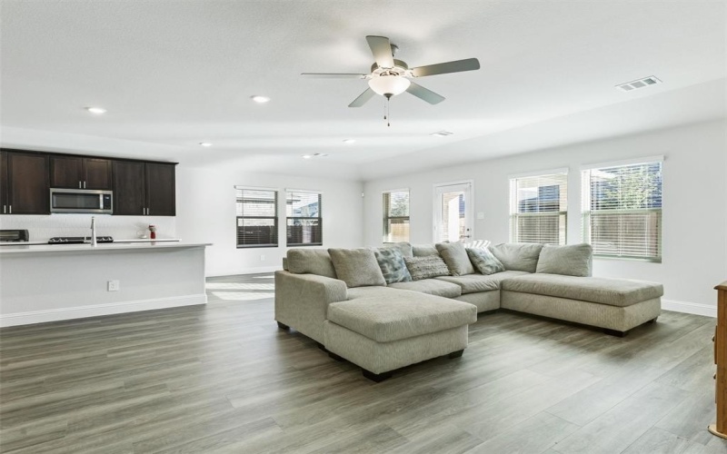613 Huntley Drive, McKinney, TX 75071, 4 Bedrooms Bedrooms, ,3 BathroomsBathrooms,Residential,For Sale,613 Huntley Drive,20995983