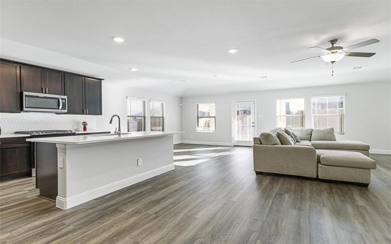 613 Huntley Drive, McKinney, TX 75071, 4 Bedrooms Bedrooms, ,3 BathroomsBathrooms,Residential,For Sale,613 Huntley Drive,20995983