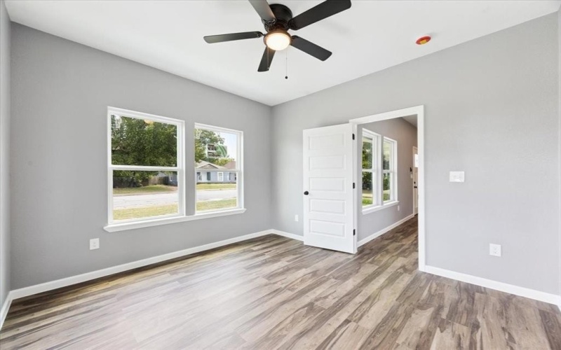 1615 E Hattie Street, Fort Worth, TX 76104, 3 Habitaciones Habitaciones , ,2 BañosBaños,Residential,En Venta,1615 E Hattie Street,20996033