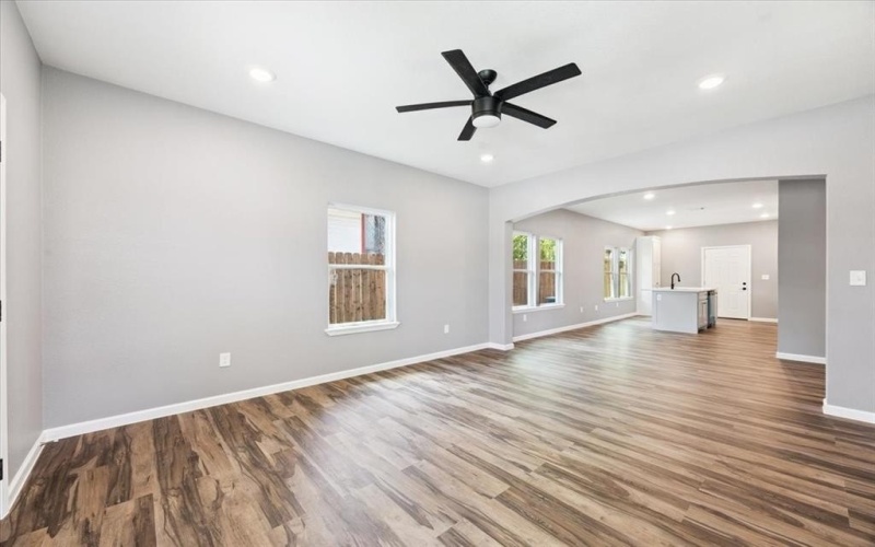1615 E Hattie Street, Fort Worth, TX 76104, 3 Habitaciones Habitaciones , ,2 BañosBaños,Residential,En Venta,1615 E Hattie Street,20996033
