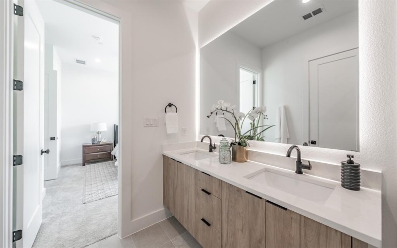 5320 Reiger Avenue #103, Dallas, TX 75214, 2 Habitaciones Habitaciones , ,2 BañosBaños,Residential,En Venta,5320 Reiger Avenue,20996645