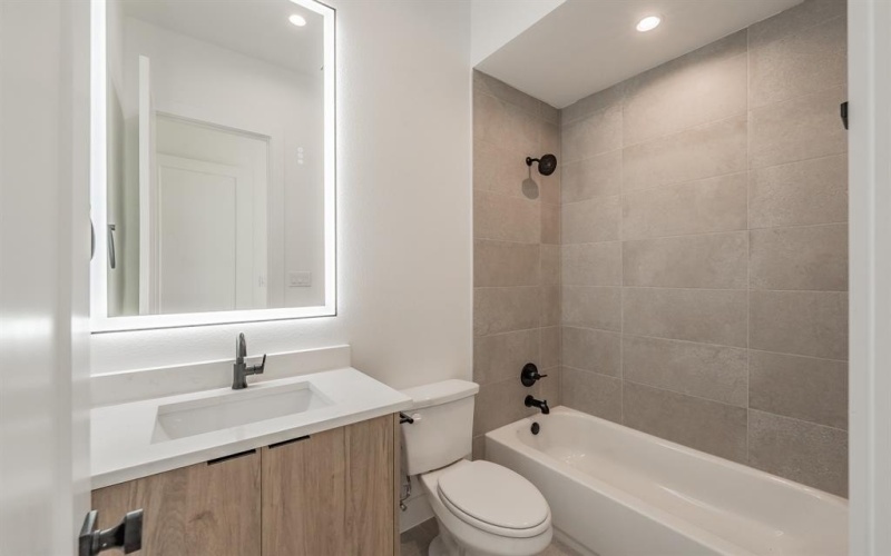 5320 Reiger Avenue #103, Dallas, TX 75214, 2 Habitaciones Habitaciones , ,2 BañosBaños,Residential,En Venta,5320 Reiger Avenue,20996645