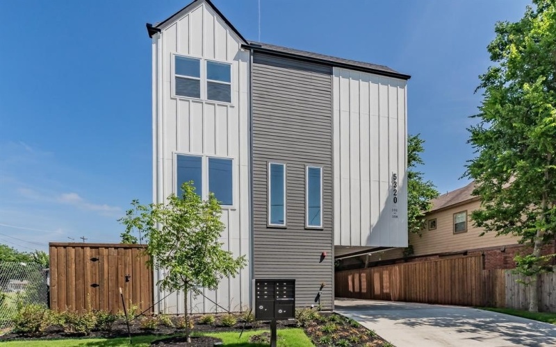 5320 Reiger Avenue #103, Dallas, TX 75214, 2 Habitaciones Habitaciones , ,2 BañosBaños,Residential,En Venta,5320 Reiger Avenue,20996645