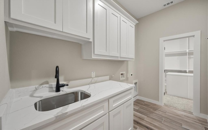 310 Clubhouse Drive, Corsicana, TX 75109, 4 Habitaciones Habitaciones , ,3 BañosBaños,Residential,En Venta,310 Clubhouse Drive,0,20997118