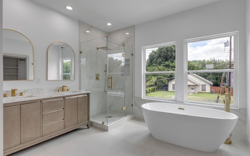 3709 Colonial Avenue, Dallas, TX 75215, 4 Bedrooms Bedrooms, ,2 BathroomsBathrooms,Residential,For Sale,3709 Colonial Avenue,20997212